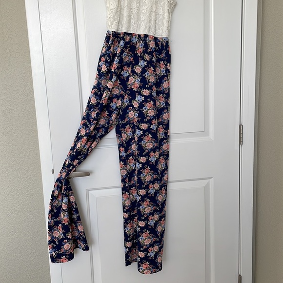 Francesca’s Emrey Floral Lace Boho Jumpsuit - Picture 9 of 11